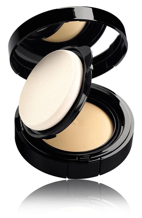 CHANEL TEINT INNOCENCE COMPACT NATURALLY 